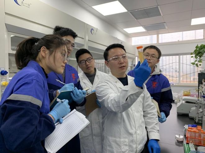 從哈佛回歸母校川大任職,以植物多酚基材料作為底盤技術(shù),推進活體生物藥研制與碳中和新材料應(yīng)用